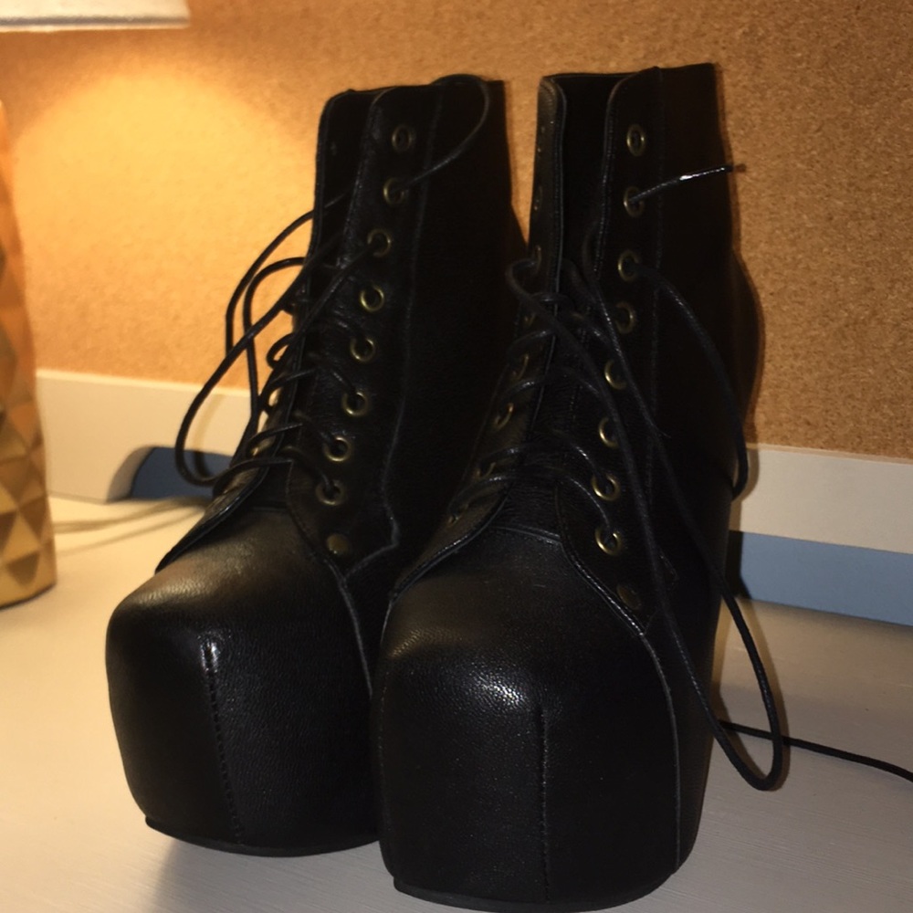 Selling Fairly new Jeffrey Campbell Litas